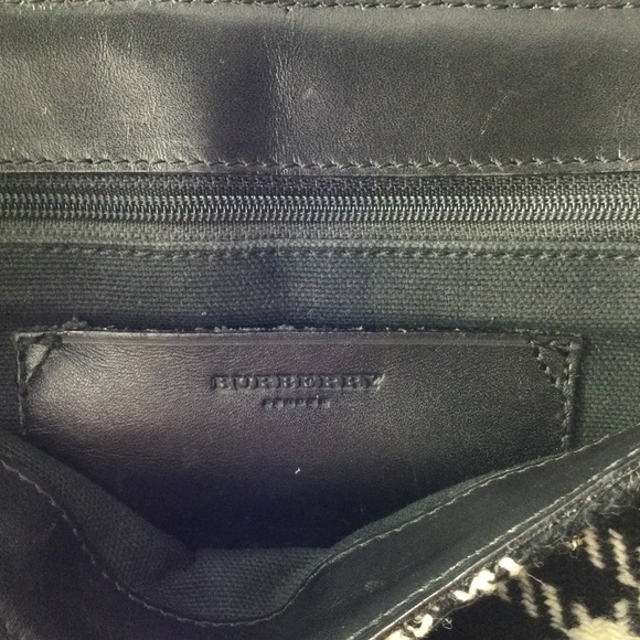 Authentic Burberry clutch - Picture 7 of 16
